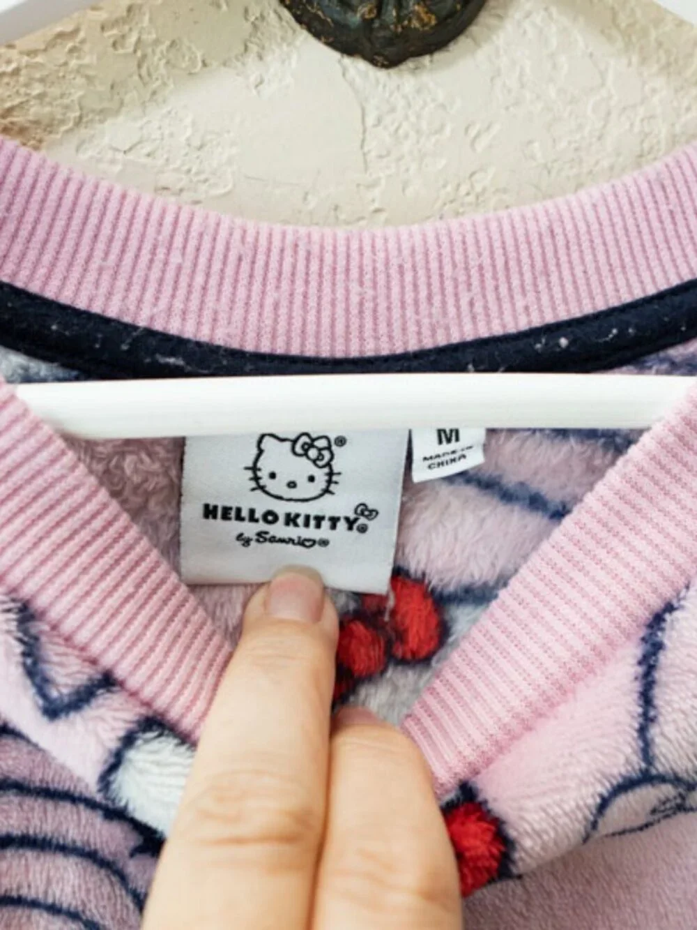 Hello Kitty Sanrio Plush Sweatshirt Womens M Pink Fleece Oversized Kawaii Cozy - Picture 2 of 11
